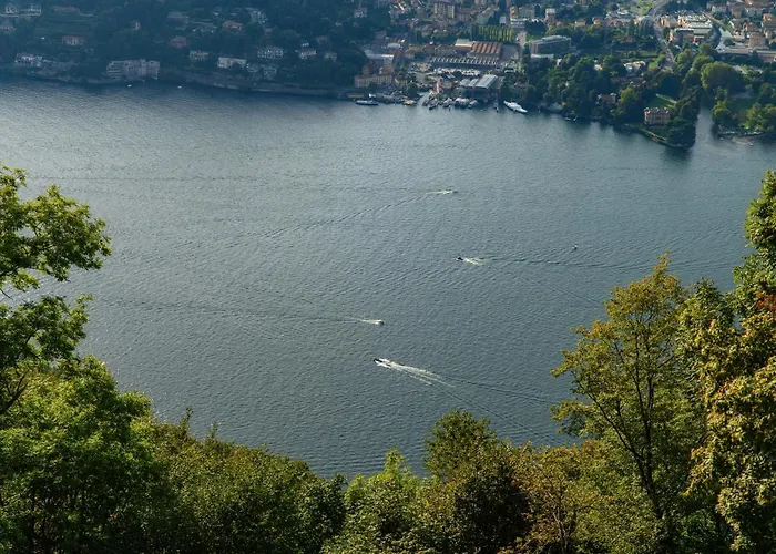 Rossa - By Myhomeincomo *