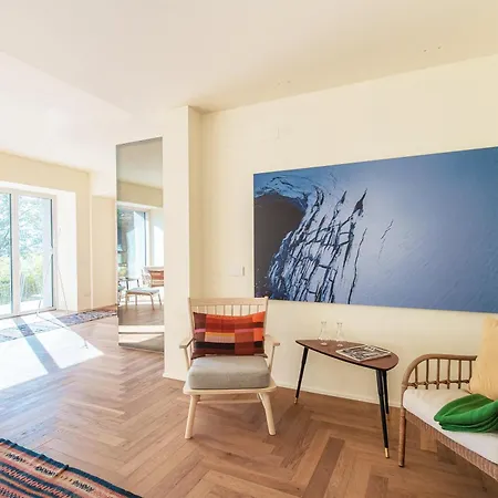 Rossa - By Myhomeincomo Vila