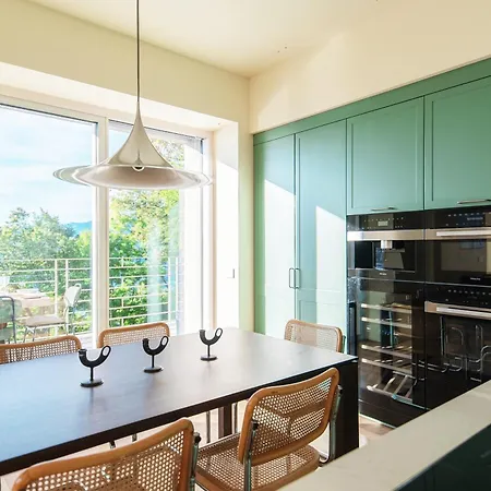 Rossa - By Myhomeincomo Vila