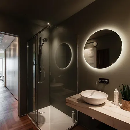 Rossa - By Myhomeincomo Vila