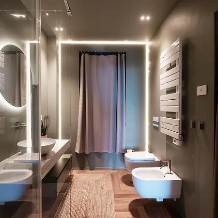 Rossa - By Myhomeincomo *