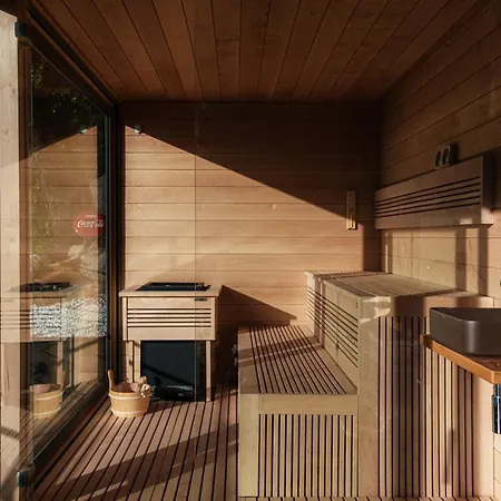 Rossa - By Myhomeincomo Vila