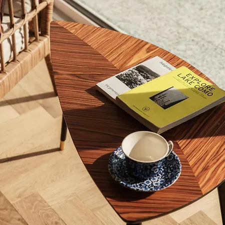 Rossa - By Myhomeincomo Vila *