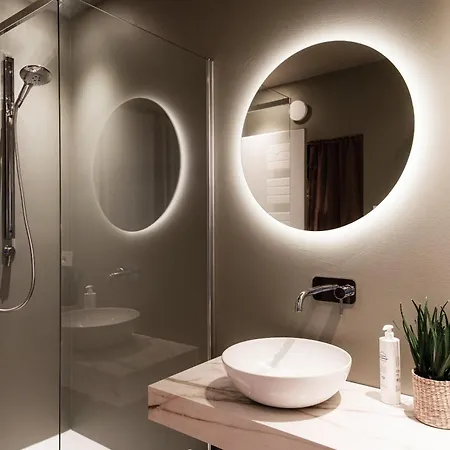 Vila Rossa - By Myhomeincomo *