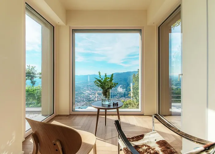 Rossa - By Myhomeincomo *