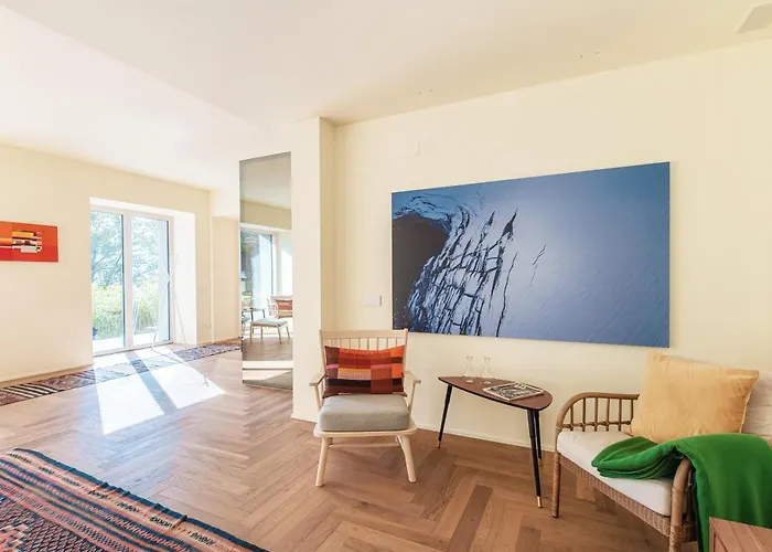 Rossa - By Myhomeincomo Villa