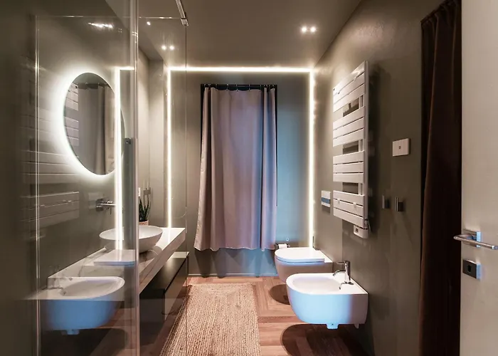 Rossa - By Myhomeincomo *